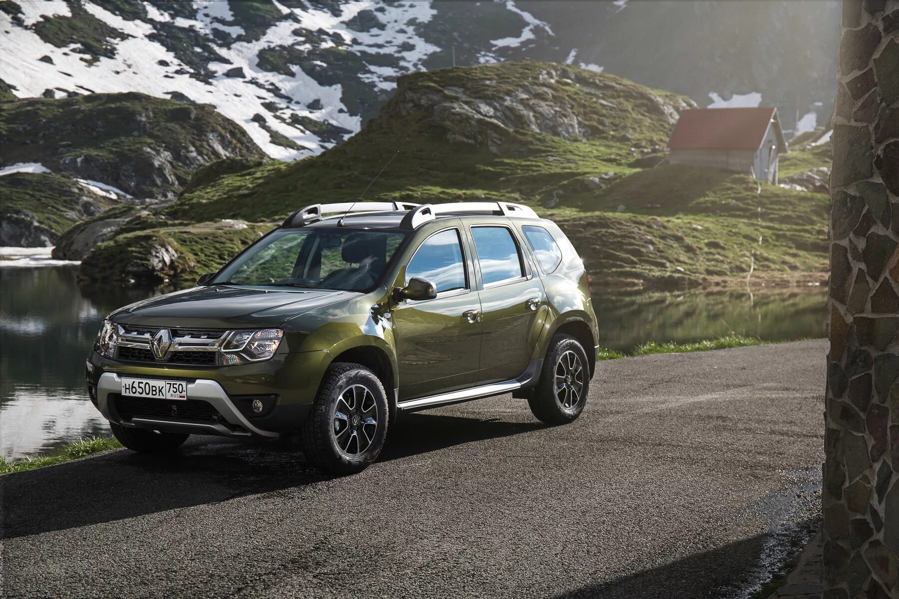 Рено дастер 2л купить. Renault Duster 2015. Renault Duster 2018. Рено Дастер 2015. Renault Duster 4wd.