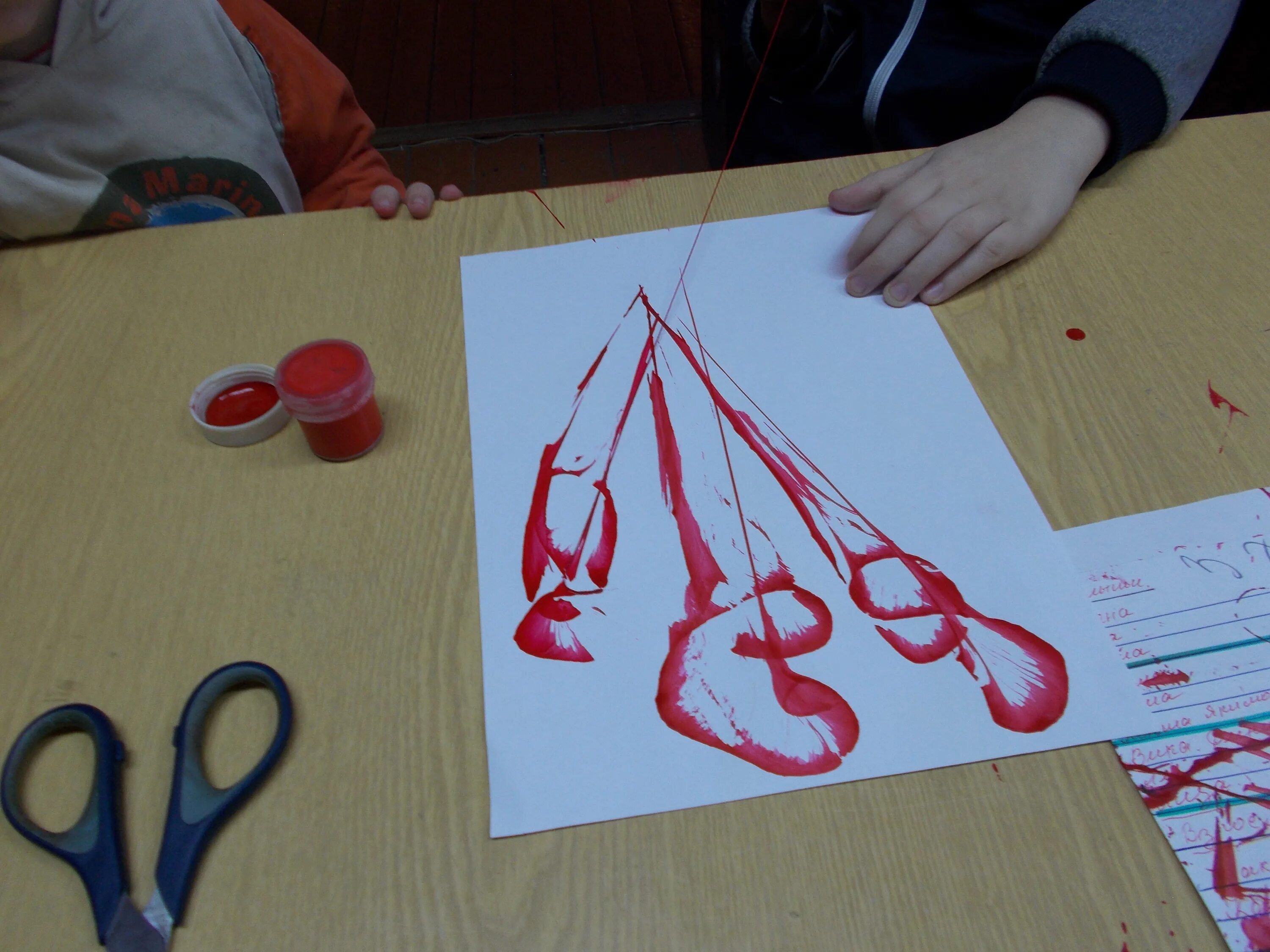 Рисовать нитками. Рисование нитками. Техника рисования нитками. Рисование нитью для дошкольников. Рисование нитью и красками.