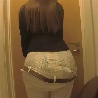 Девушка в памперсе и в колготках. Abdl potty. Полные штаны pantypoop. В памперсе и колготках. Pantypoop.