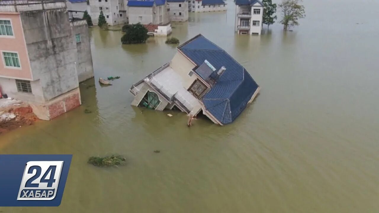 Какое наводнение в китае. Чжэнчжоу наводнение. Наводнение в Хэнань. Наводнение Янцзы. Наводнение в Китае 2020.