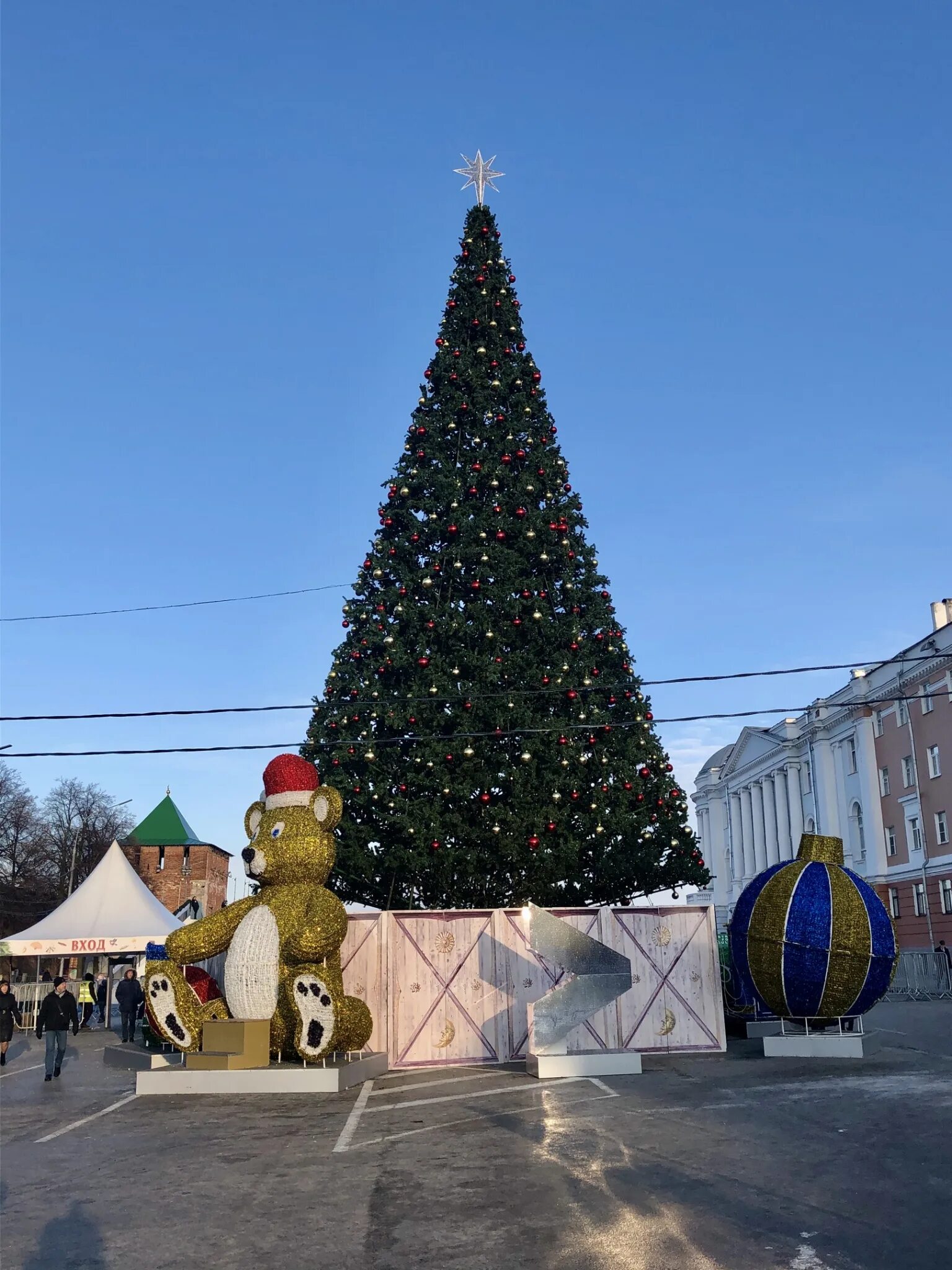 Новогодние елки в нижнем новгороде фото There will be no mass festivities, fireworks and concerts for the New Year in Ni