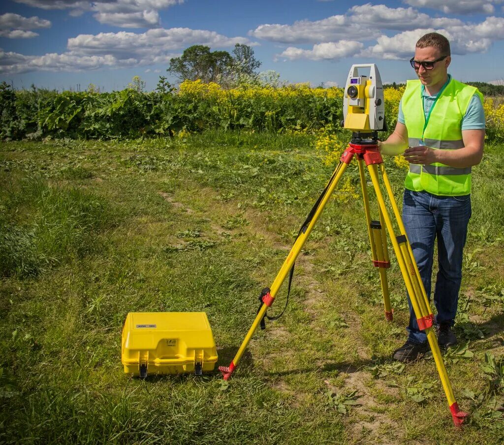 геодезия участка. межевание земли. кадастровые работы петербург. прибор геодезиста sokkia. земельно-имущественные отношения.