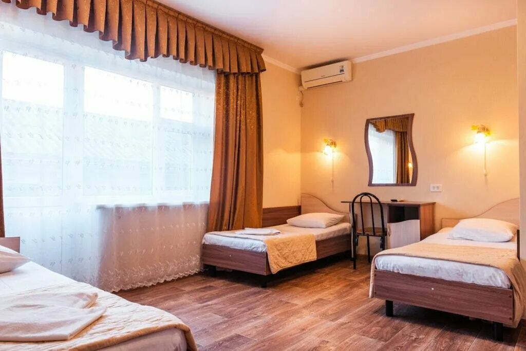 частный дом семья лазаревское ул октябрьская д 7. лазаревское улица октябрьская. лазаревское семья гостевой. лазаревское октябрьская 7. гостиница семья лазаревское.