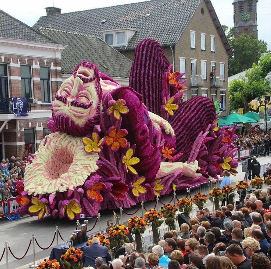 Фестиваль цветов Bloemencorso в Голландии. Парад цветов Bloemencorso в Голландии. Грот-Зюндерт Нидерланды. Парад цветов в Голландии Ван Гог.