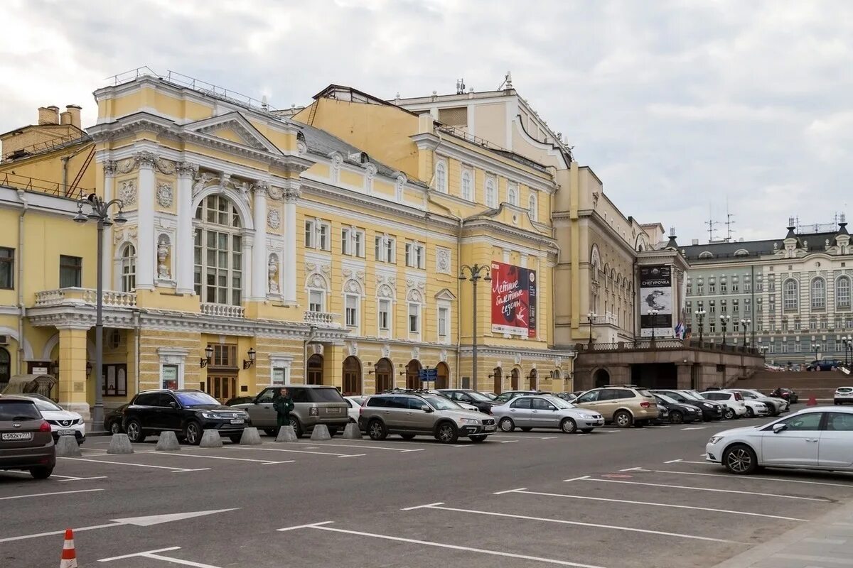 Российский Академический молодёжный театр Москва. Театр РАМТ Москва. Театр Академический Москва Театральная площадь 2. Театральная пл 2 РАМТ.