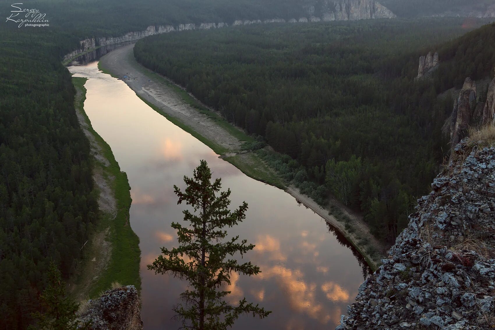 Голубые озёра (калининградская область). Вижу синюю реку. Речка синяя. Река синяя на белом. Река синяя якутия сплав.
