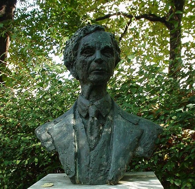 Гибель рассела. Могила бертрана рассела. смерть бертрана рассела. бертран рассел философ. бертран рассел масон.