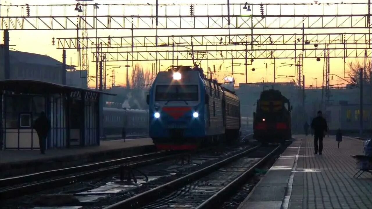 москва симферополь поезд 028ч/027ч таврия/двухэтажный. эт2м 028. электрички 28 июня. электричка 6305. электрички 28 июня.