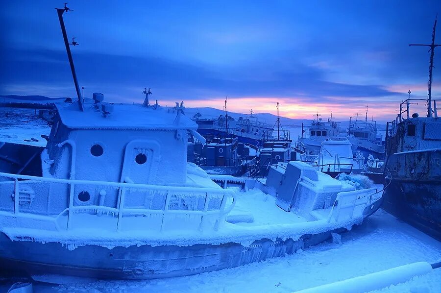 мурманск город порт. незамерзающий кольский залив мурманск. кольский залив набережная. незамерзающий порт россии мурманск. вмтп владивосток зима.