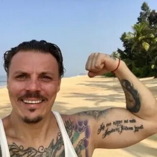 Симон блоггер