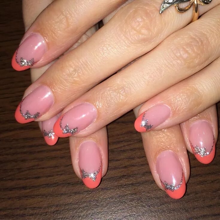 гелевые ногти короткие. коралловый френч. ногти коралл. коралловый френч. коралловый френч на ногтях.