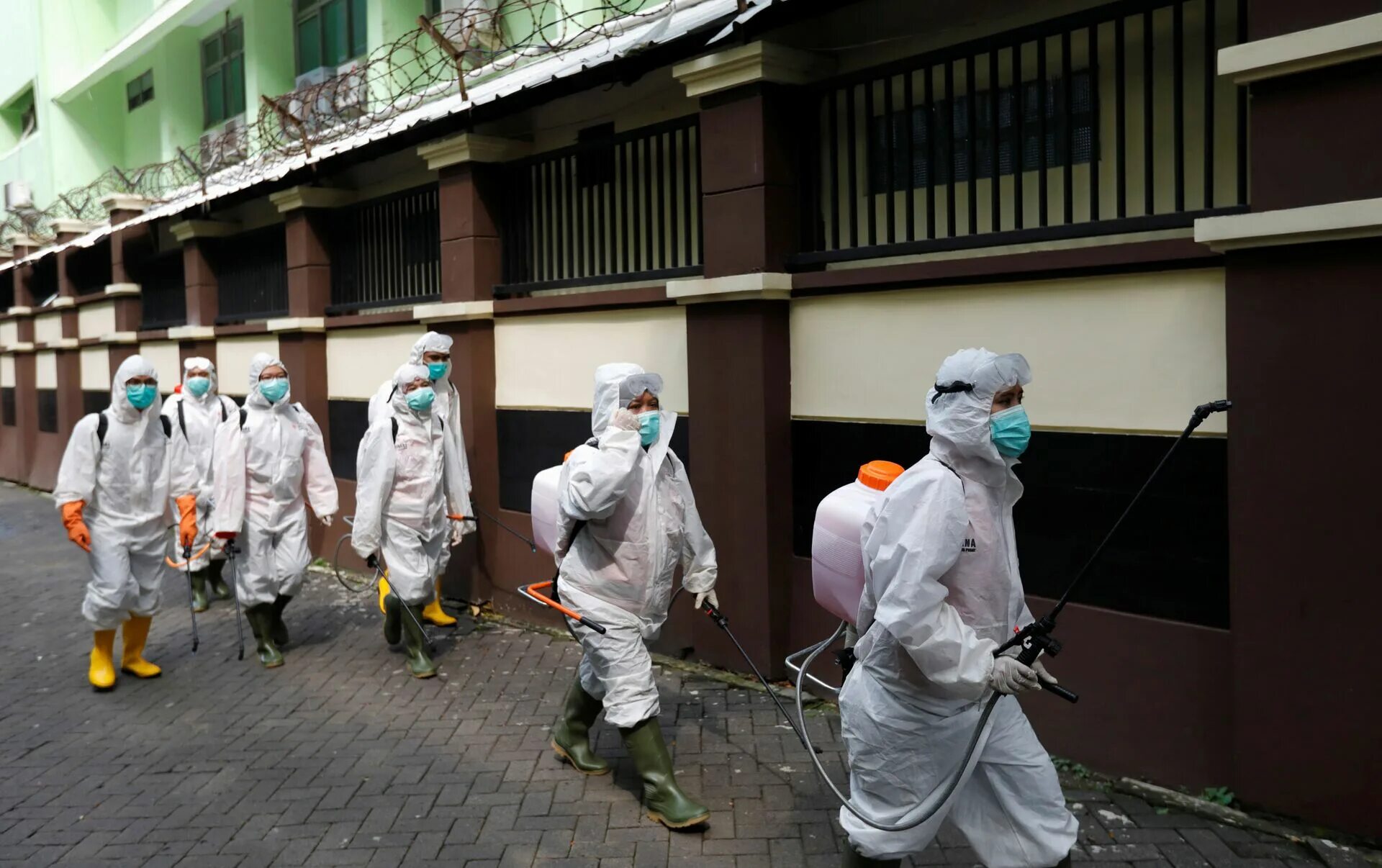 Эпидемию закрыли. Закрытый сезон сериал 2020. Хроника эпидемии сериал 2020. Эпидемию закрыли. Эпидемия сериал 2020.