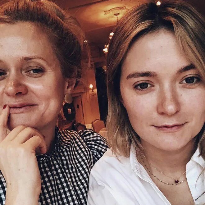 Анна Михалкова поделилась редким кадром с 6-летней дочкой Лидой WOMAN