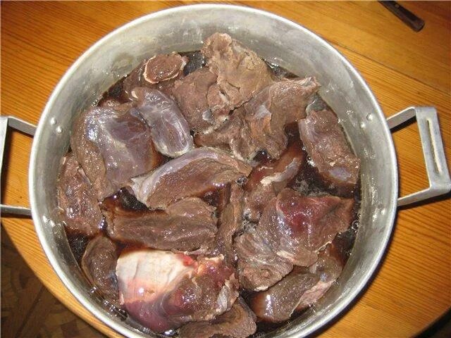 Бастурма из лосятины. Бастурма из косули. вяленое мясо из лосятины.