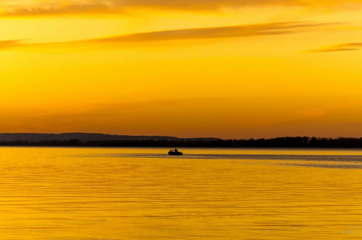 желтая речка. оранжевая река юар. китая природа река янцзы. закат на равнине. река чанджинган корея.