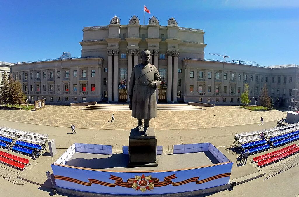 Площадь имени куйбышева в самаре. Площадь куйбышева в самаре самая большая в европе. Самарская площадь куйбышева. Площадь куйбышева в самаре. Площадь имени куйбышева.