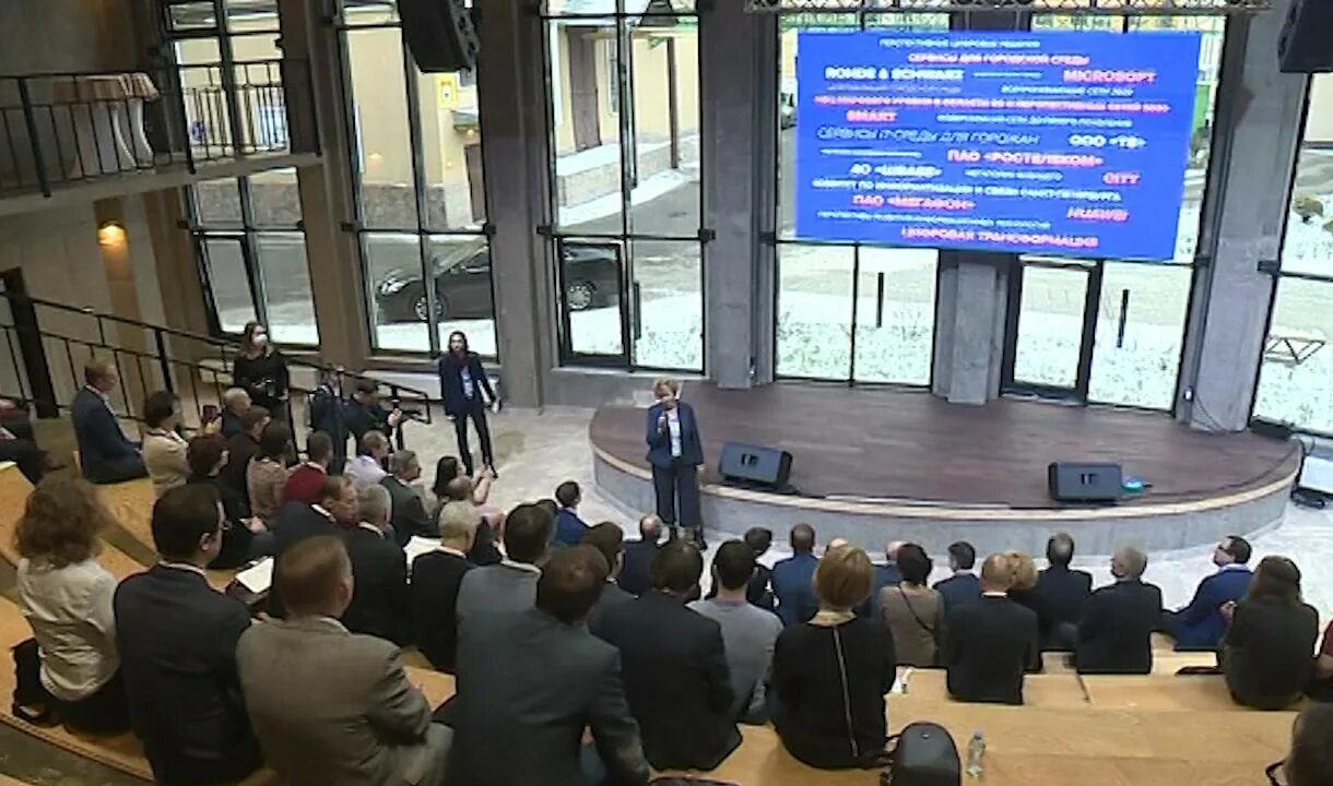 Точка кипения юзгу. Корпоративный сайт пример. Промтехдизайн спб точка кипения. Олег мельниченко на заводе станкомашстрой. Промышленная точка кипения спб.