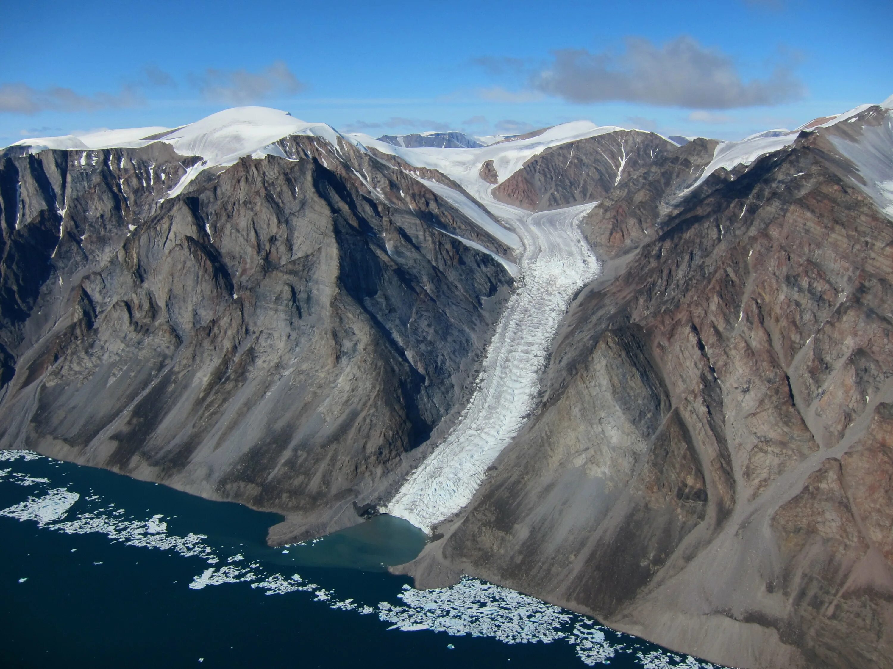 Баффинова земля архипелаг. Остров баффин канада. Остров баффинова земля. Баффинова земля (baffin island) // нунавут. Гора асгард канада.