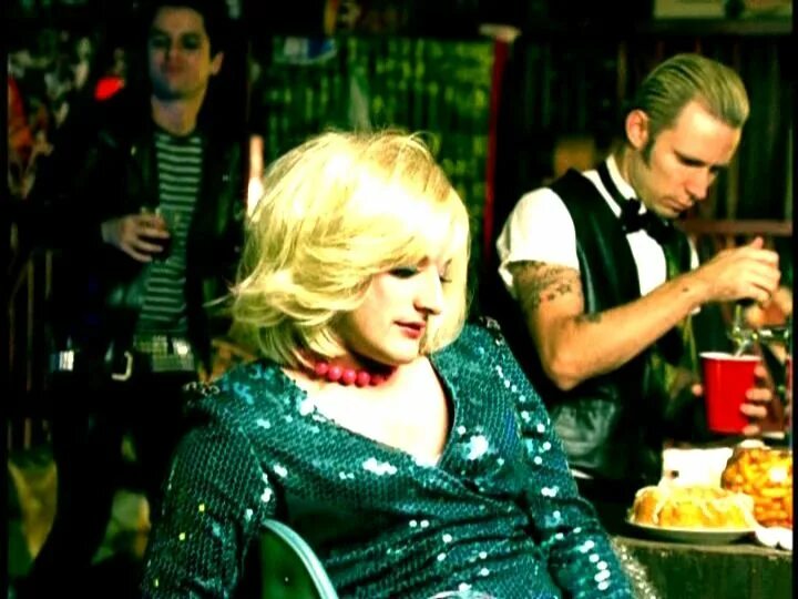 Клип holiday. Lil nas x новогодний. Клип holiday. Группа mirami клипы. Лил нас х holiday.