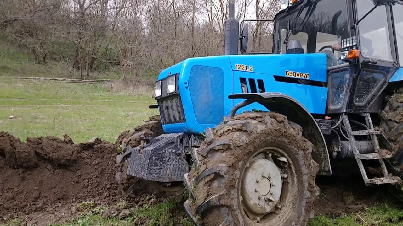 Какой мтз выбрать. Мтз 1221.3 тропик. трактор мтз 1221 тропик. мтз 12 21 тропик. капот мтз 1221 тропик.