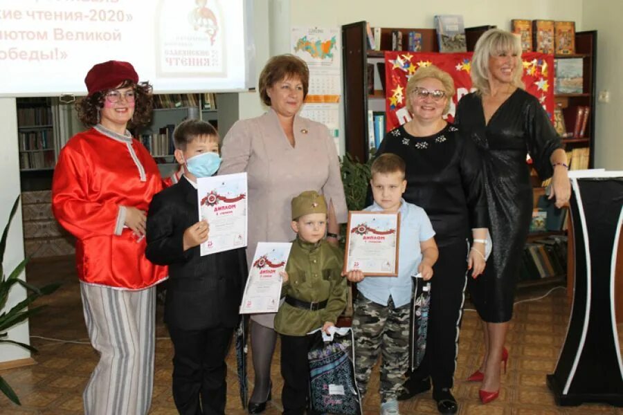 г еманжелинск челябинской области. новая жизнь еманжелинск газета свежий номер. администрация еманжелинск , сотрудники. городской сквер еманжелинск масленица. краеведческий музей еманжелинск.