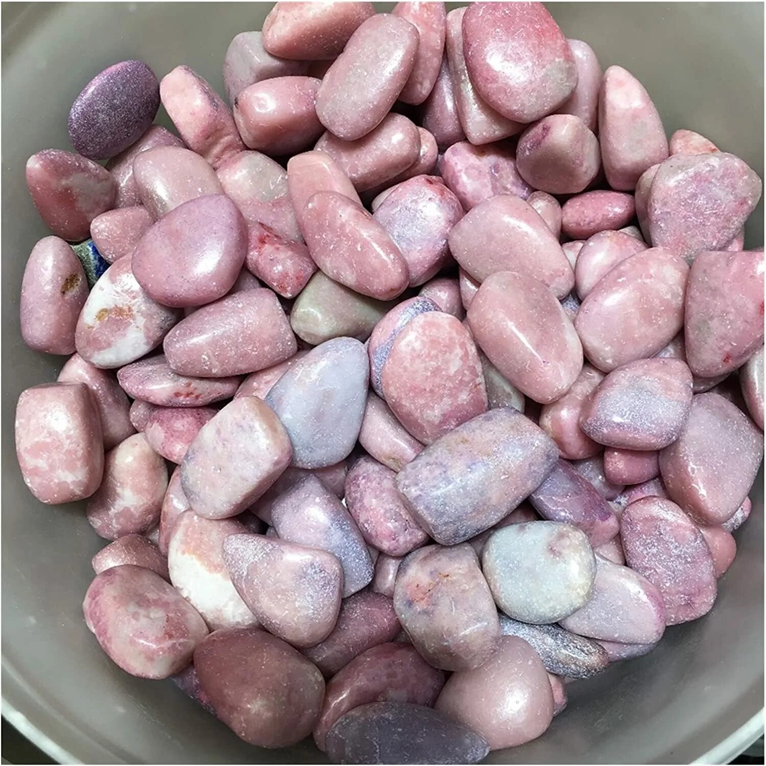 Pink stones. Натуральные камни розового цвета. Розовые природные камни. Розовые камушки. Камень с розовым оттенком.