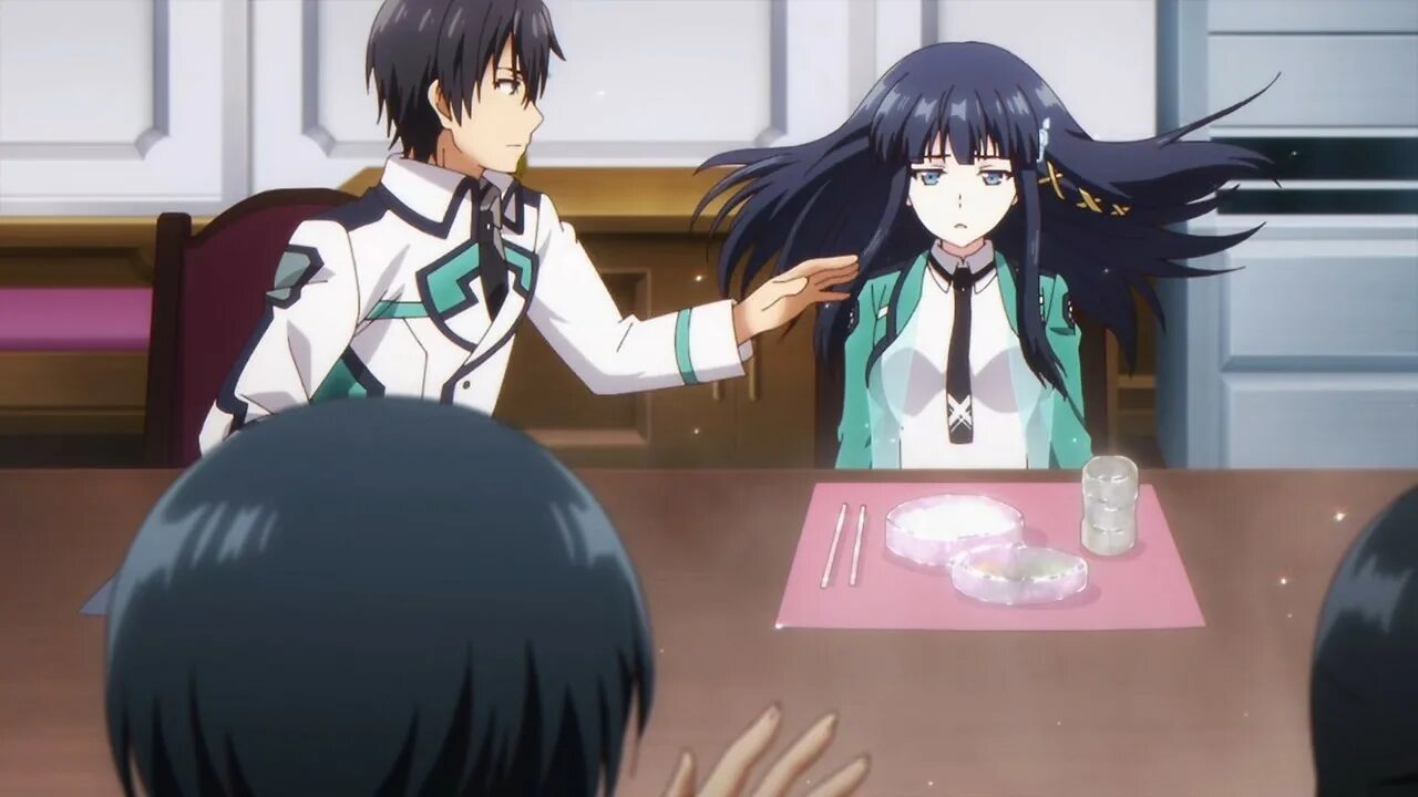 Mahouka Koukou no Yuutousei. Почётная ученица в школе магии.