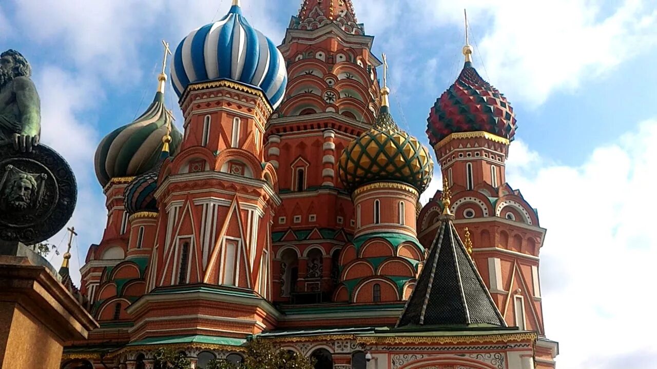 Как называется храм на красной площади. Покровский собор на красной площади (собор василия блаженного). храм василия блаженного москва башни. спасская башня покровский собор. памятники архитектуры москвы покровский собор.