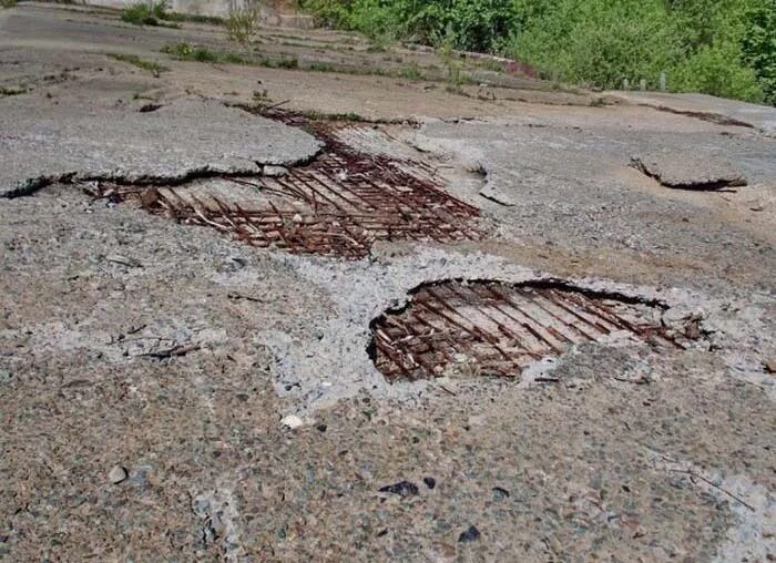 Гибнущее озеро. Разбомбили водохранилище.