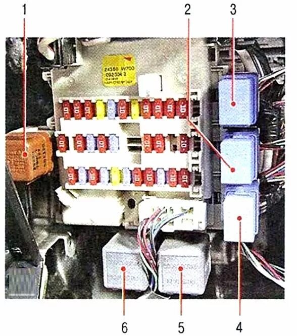 Блок предохранителей ниссан альмера классик 2006. N16 блок предохранителей. Блок предохранителей под капотом ниссан премьера п 11. N16 блок предохранителей. Nissan almera g15 предохранитель прикуривателя.