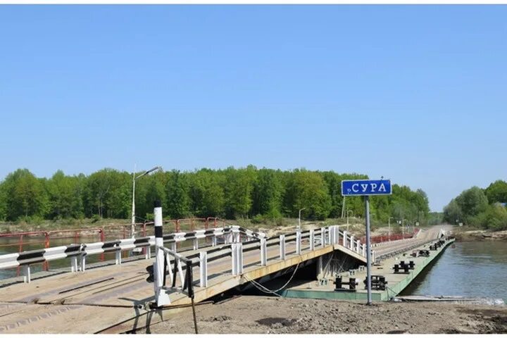 Понтонный мост через суру в шумерле 2025. Шумерля сура понтонный мост. река сура шумерля. мост на суре шумерля. чувашия понтонный мост.