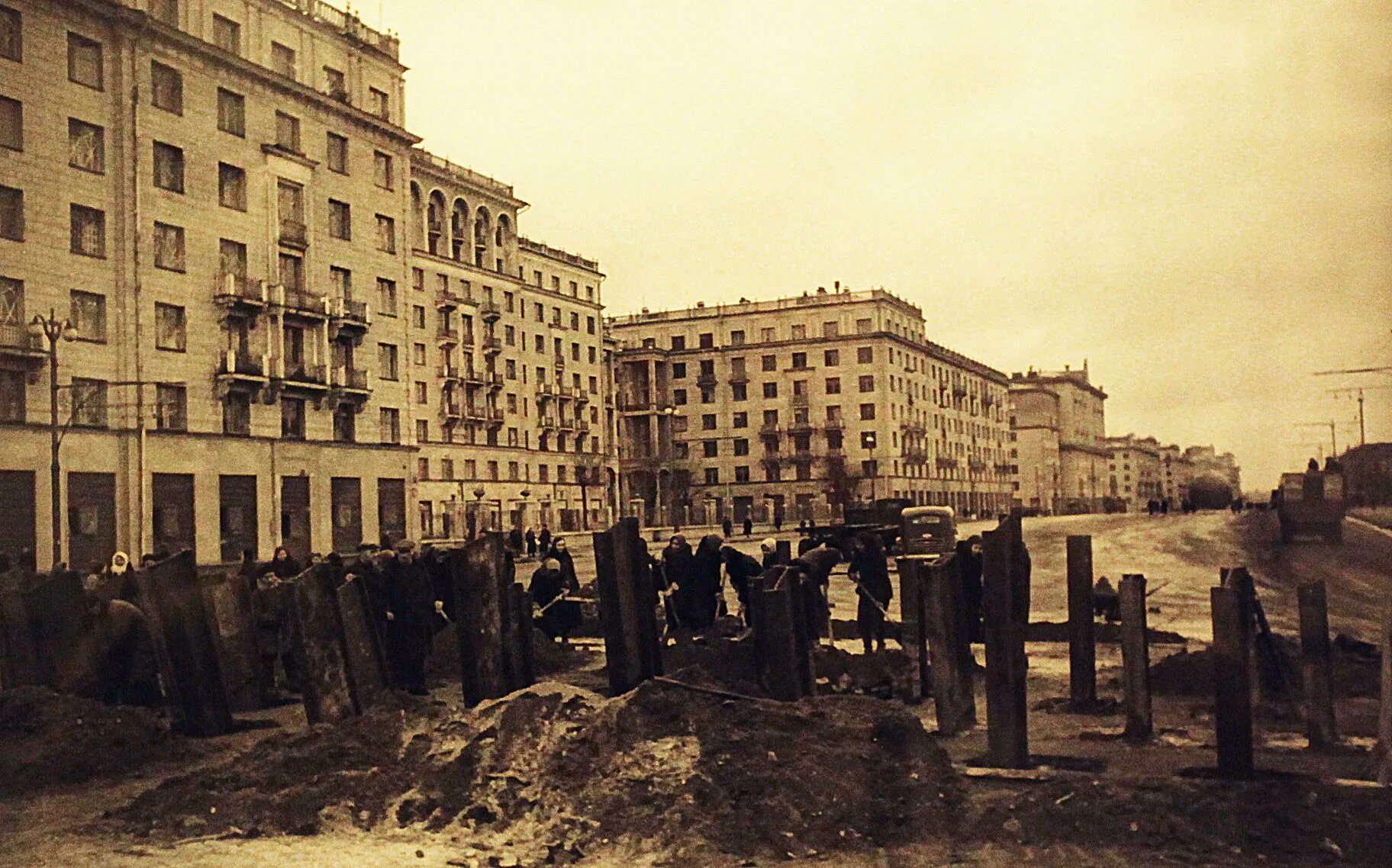 1941 года город. Блокада ленинграда невский проспект. 1941 года город. Оборона тулы в 1941. Невский проспект ленинград 1941.