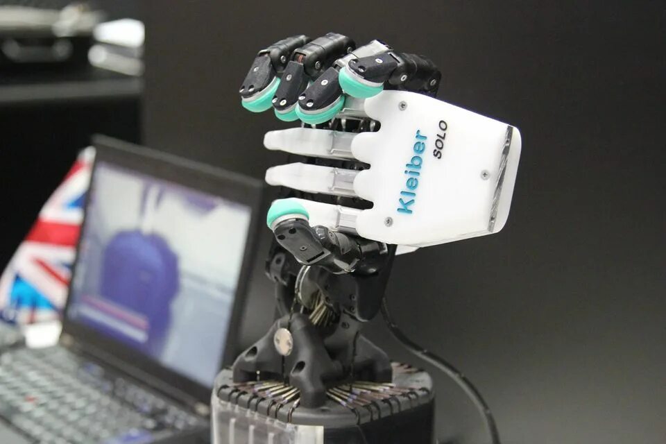 Бионикс. Бионика в робототехнике. Touch bionics протез кисти. Montagem bionics especial 2. Mobius bionics протезы.