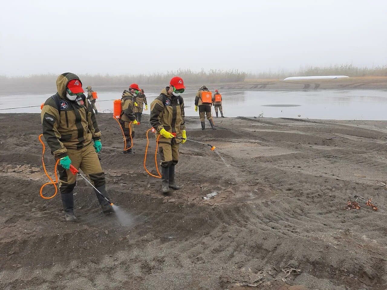 Ликвидация ЧС В Норильске. Разлив нефти в Норильске. Норникель экологическая катастрофа. Разливы нефти в России 2020. Разлив горючего