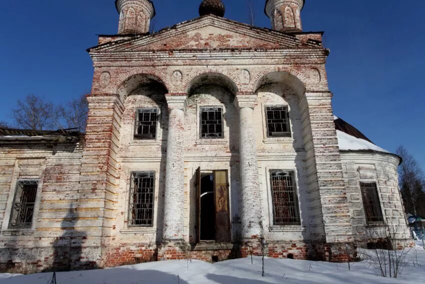 Храм Вознесения Господня с Вознесенье Тарусского района. Храм Вознесения в селе Вознесение Калужская область. Храм Вознесения Христова Тарусский район. Церковь Вознесения Господня, село Вознесенье.