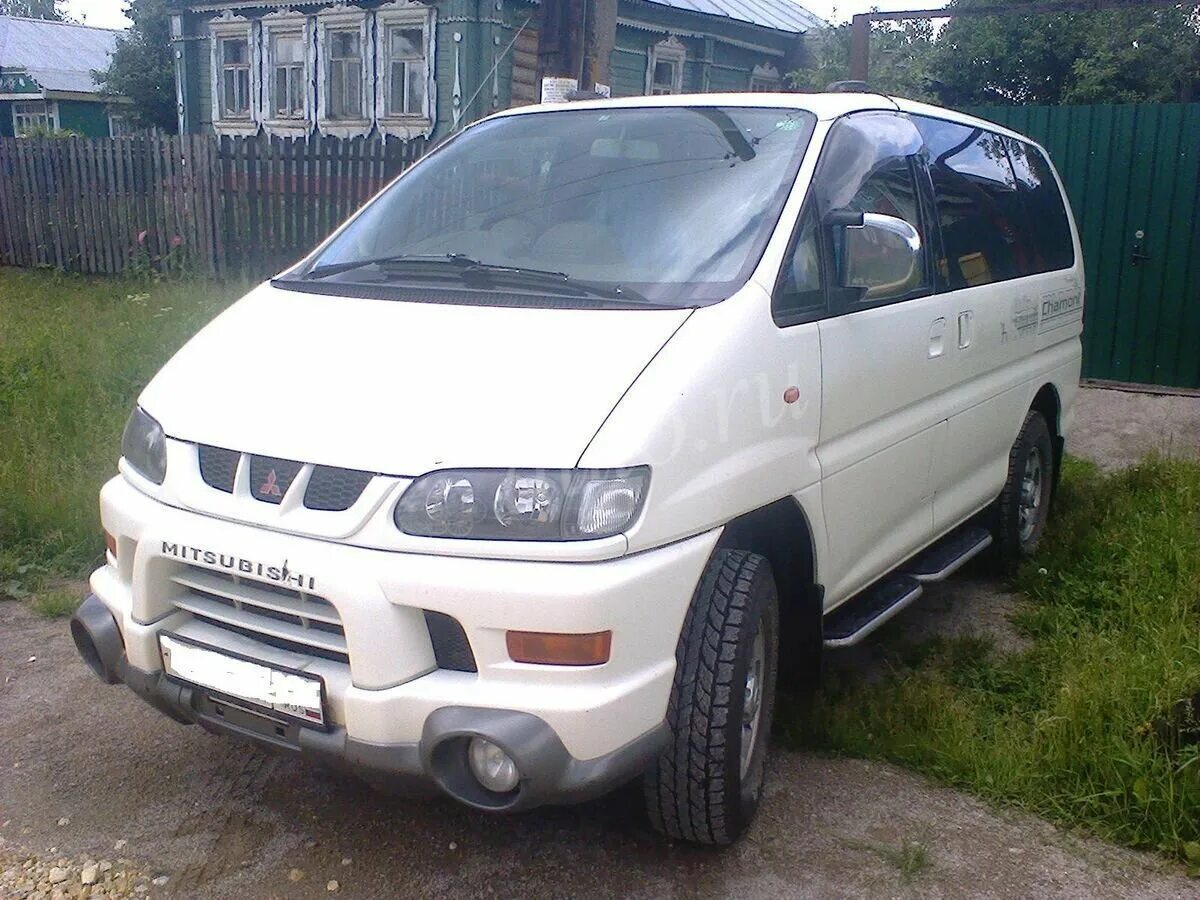 Митсубиси делика бу купить. Митсубиси Delica 2001. Mitsubishi Delica 2001. Митсубиси Делика 2001 год. Митсубиши Делика 2001 года.