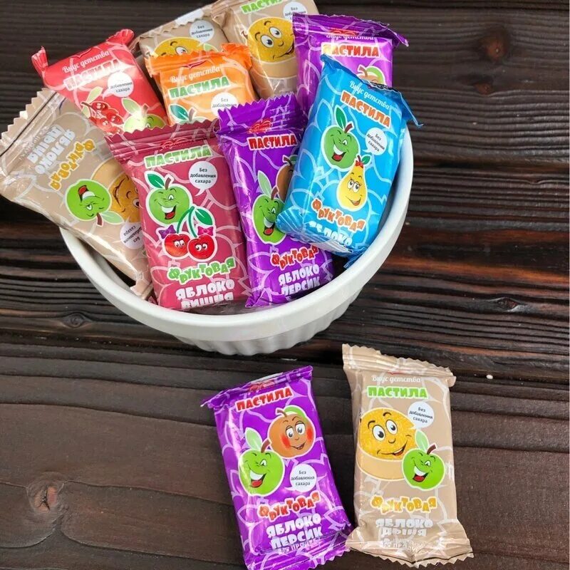 пастила фруктовая яблоко и слива. натуральная пастила без сахара. пастилки фруктовые натуральные. пастила натуральная фруктовая. пастила ассорти пастилушка.