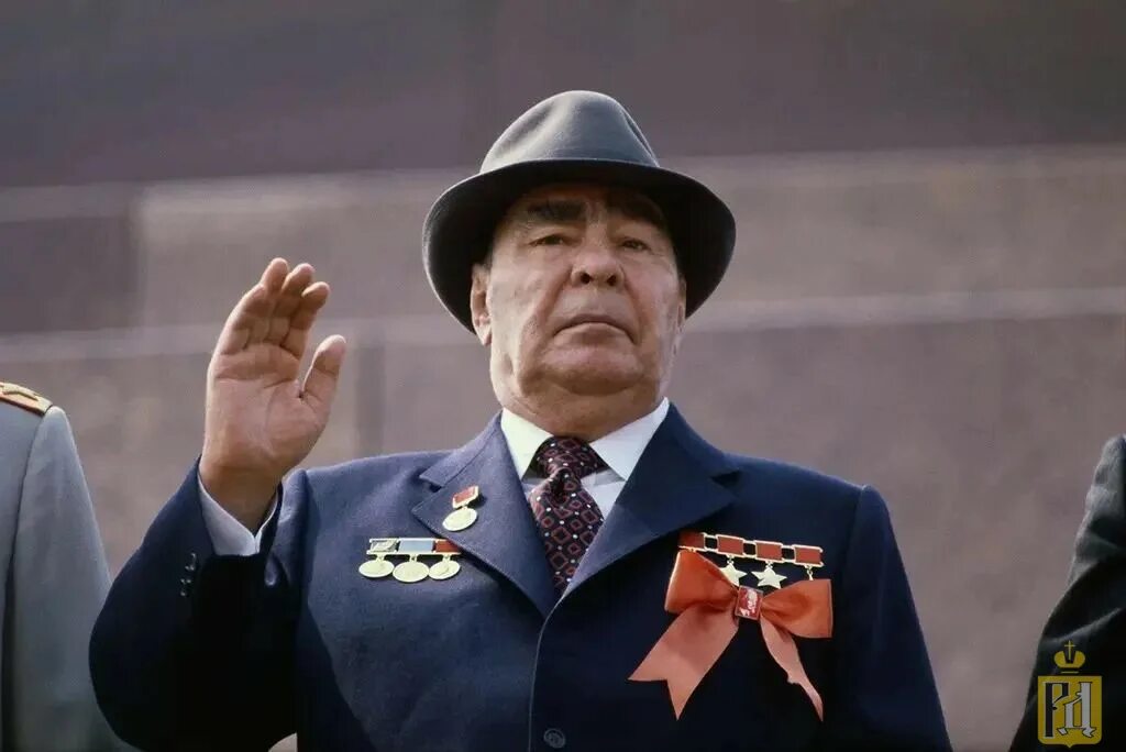 Брежнев кто он. Брежнев кто он. Брежнев кто он. Я за прежнева. Голосуй за прежнева.