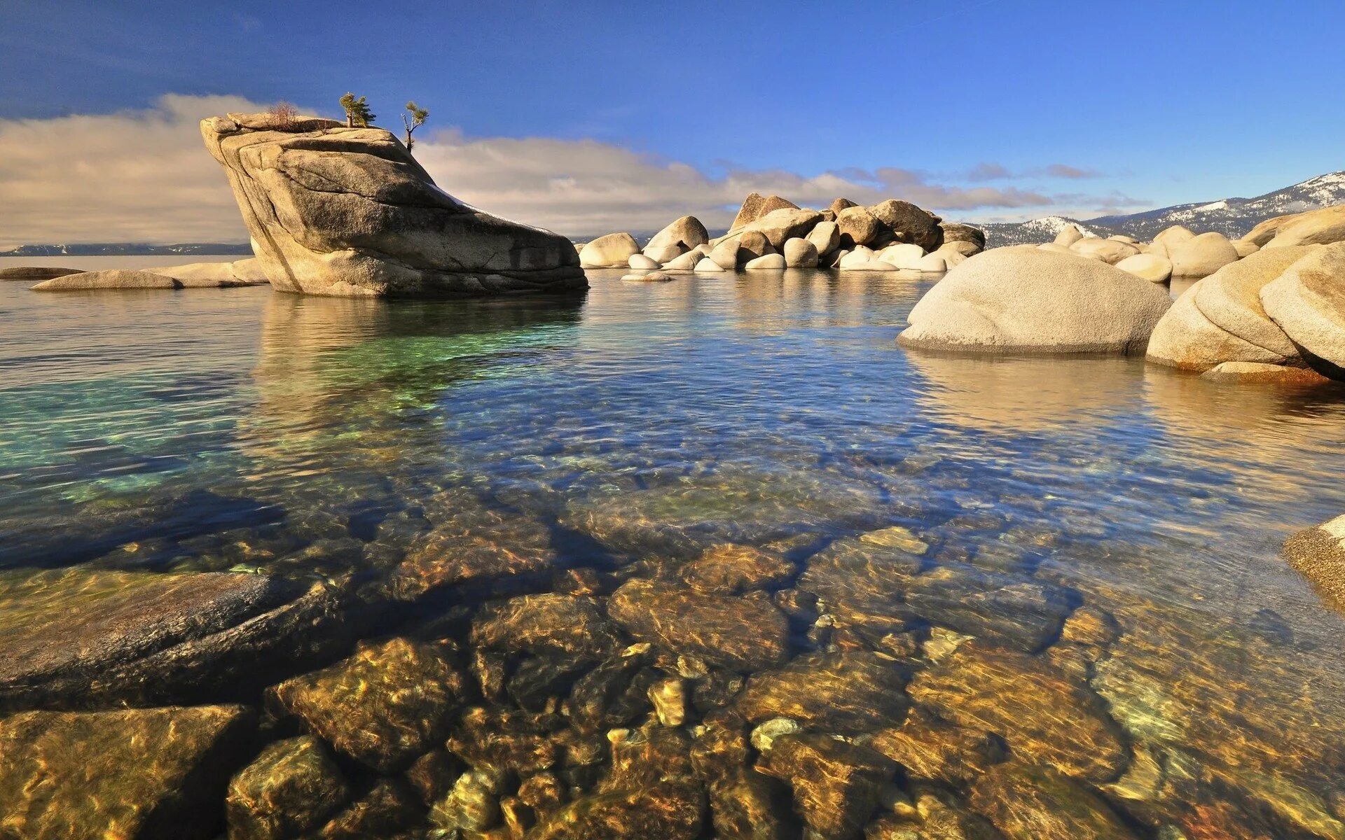 Кристальное море. Прозрачное море. Красивое море. Море мелководье. Прозрачная вода.