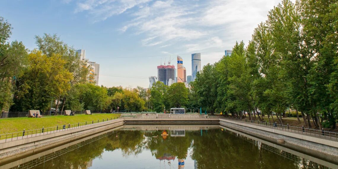 Парк Горького Москва. Парк красная Пресня Москва. Лесопарки Москвы. Небольшие парки Москвы. Парк горького камеры