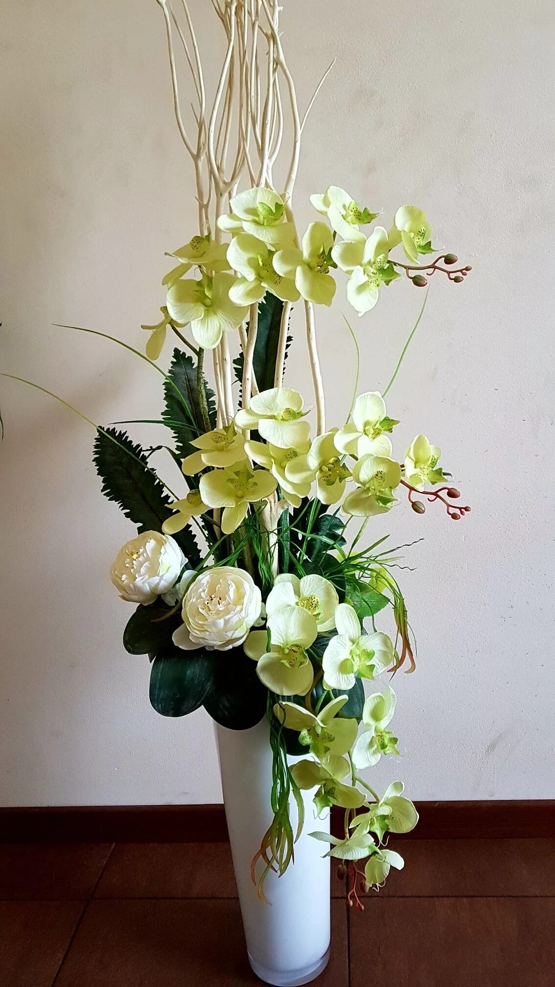 Композиция цветов в интерьере искусственные John-Richard Collection Garden Reflections Faux-Floral Arrangement Faux floral a