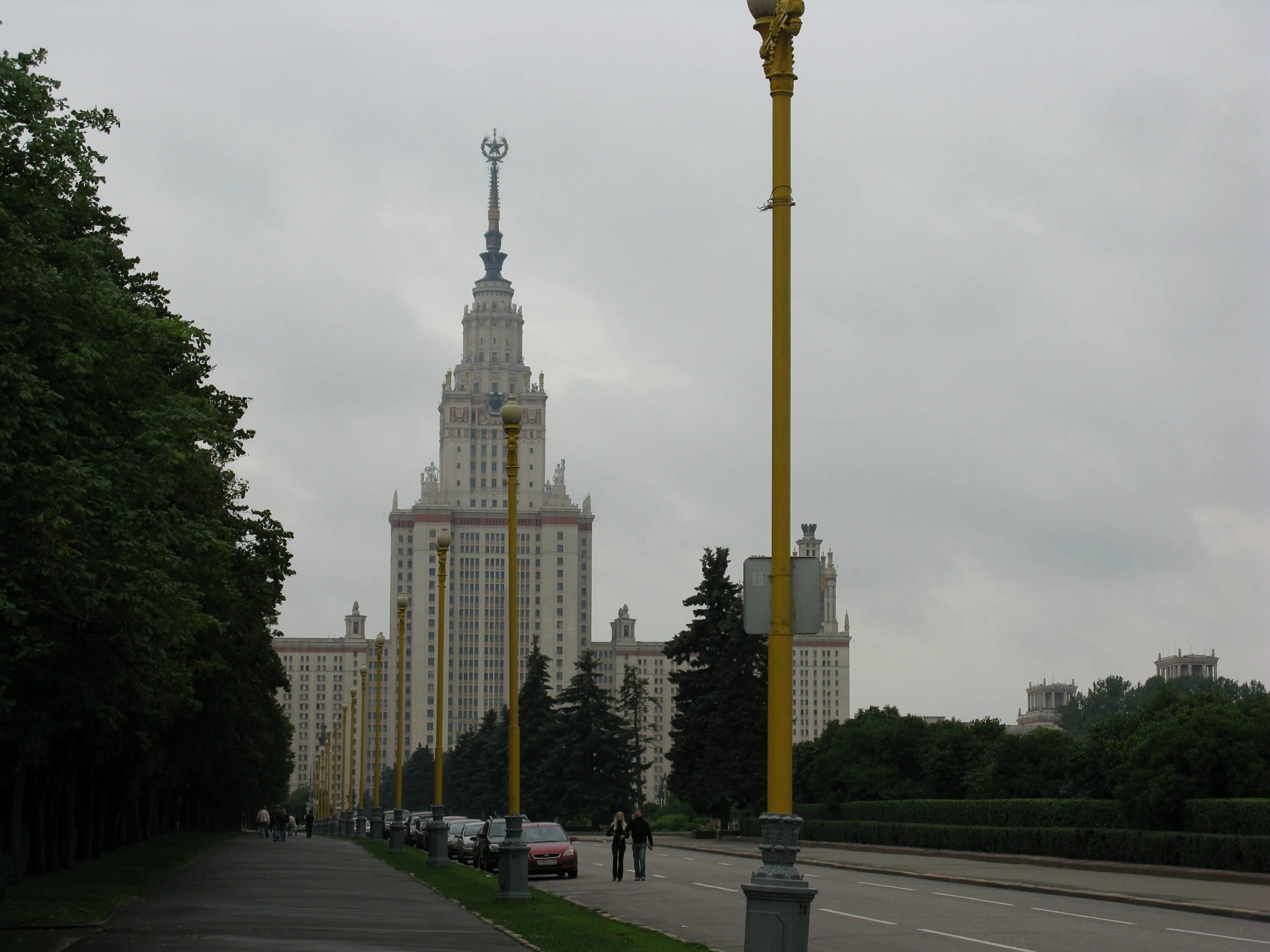 Индекс мгу. Пик МГУ. Бауманка шпиль МГУ. МГУ фонари. МГУ пика.