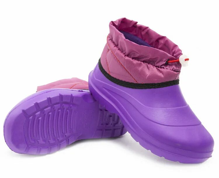 Кроссовки это обувь на резиновой или пластиковой