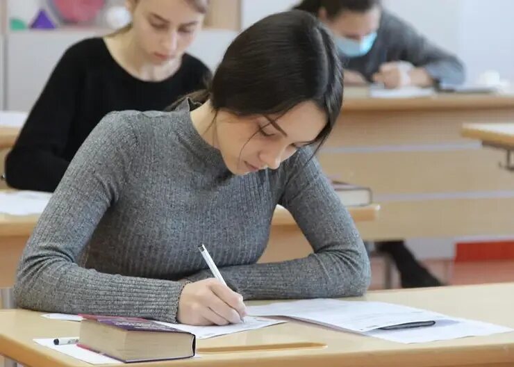 Ученики на егэ. Писали экзамен. Экзамен стоковые фото. Писали экзамен. Писали экзамен.