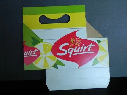 Напиток Squirt Squirt Soda Bottle Carton 1950's 7 oz Squirt Boy Multi-...