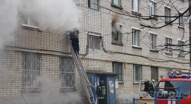 Горит общежитие. Прогород Чебоксары пожар. Пожар в Новочебоксарске Советская 14. Строителей 30 Новочебоксарск пожар.