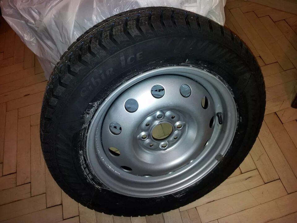 Cordiant snow cross 2 185/65 r15. Зимняя резина калина спорт 2. Зимние колёса на ладу калину. Резина зимняя на калину 14 радиус. Зимняя резина 14 на калину.