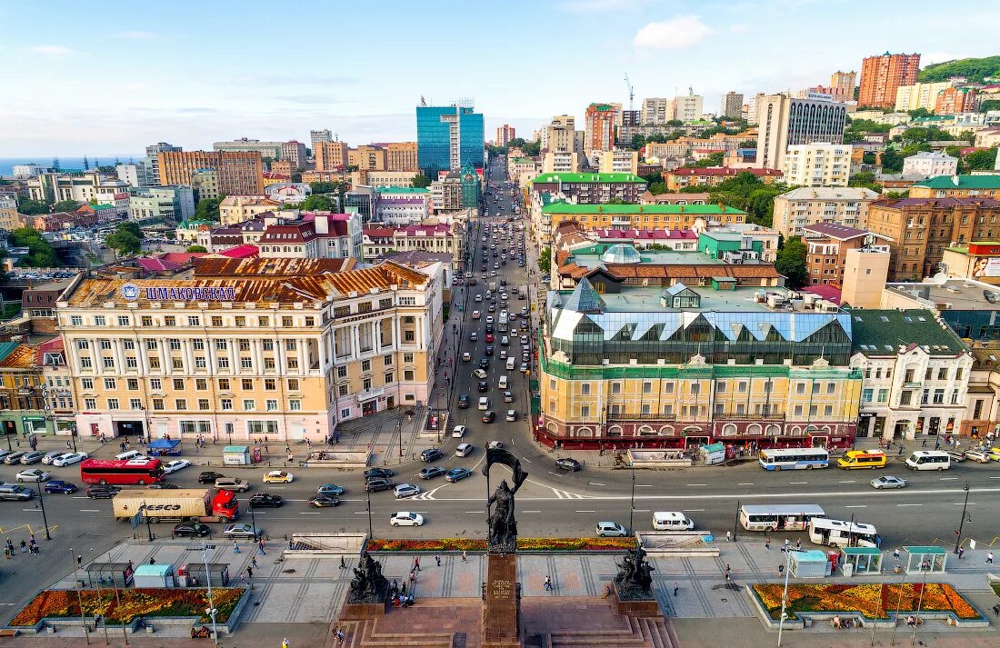 Что делать в центре города. Улица Океанский проспект Владивосток. Владивосток центр города. Владивосток Светланская площадь. Улица Светланская Владивосток вид сверху.