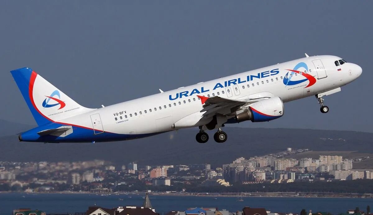 A320 уральские. Аэробус а320 214 уральские авиалинии. а320 самолет уральские авиалинии. аэробус а 320 нео урал аирлинес. самолёт аэробус а320 уральские авиалинии.
