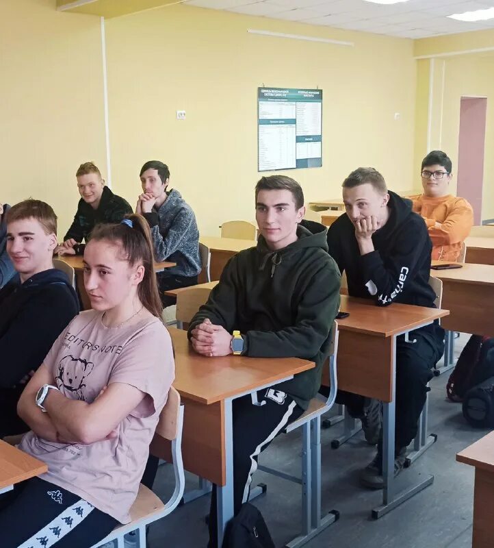 Профильный колледж. Колледж 29. Что значит профильный колледж. Студенты в вузе. Профильный колледж.